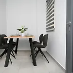 Noa Syros 1 Minute Away From Square Free Parking דירה ארמופוליס
