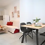 דירה Noa Syros 1 Minute Away From Square Free Parking ארמופוליס
