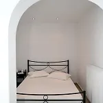 Noa Syros 1 Minute Away From Square Free Parking *