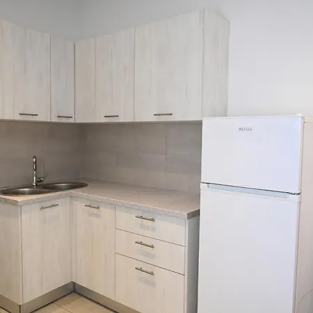 Noa Syros 1 Minute Away From Square Free Parking *