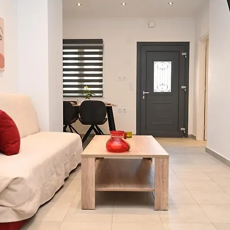 Noa Syros 1 Minute Away From Square