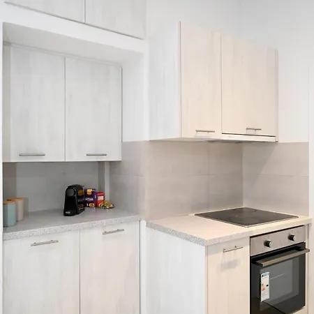 Noa Syros 1 Minute Away From Square *